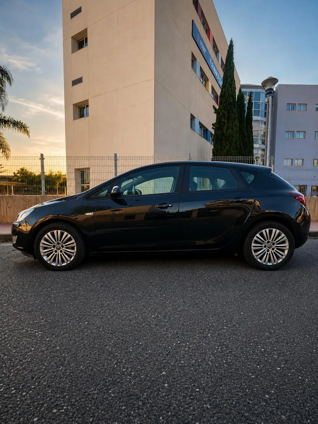 Opel Astra 1.7 CDTI 2012 foto 2